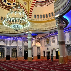 Al Farooq Mosque - Image 10